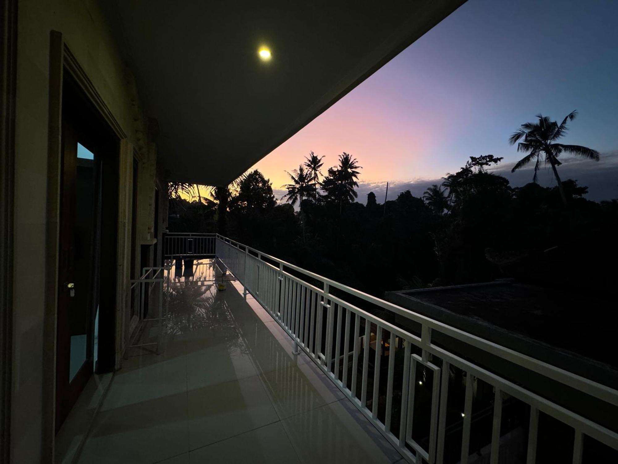 Hanaka Riverside Ubud Extérieur photo