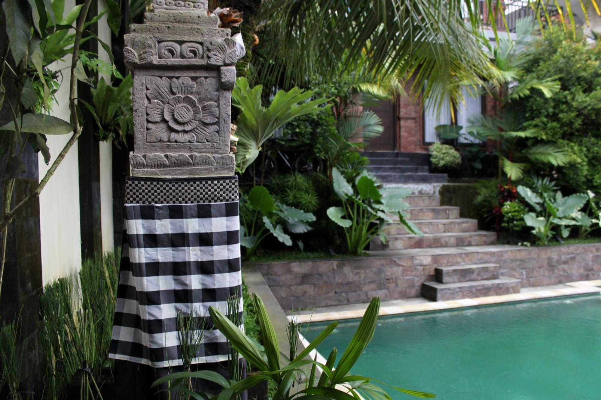Hanaka Riverside Ubud Extérieur photo