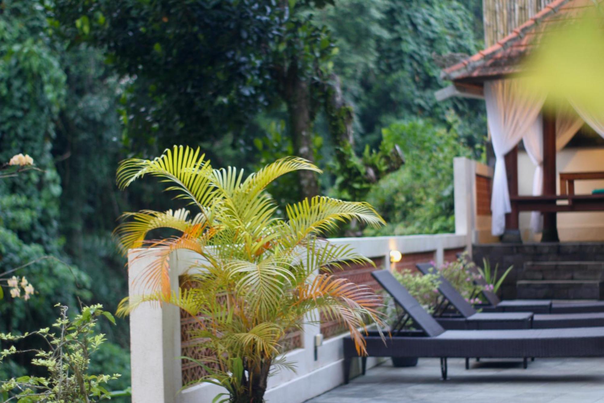 Hanaka Riverside Ubud Extérieur photo