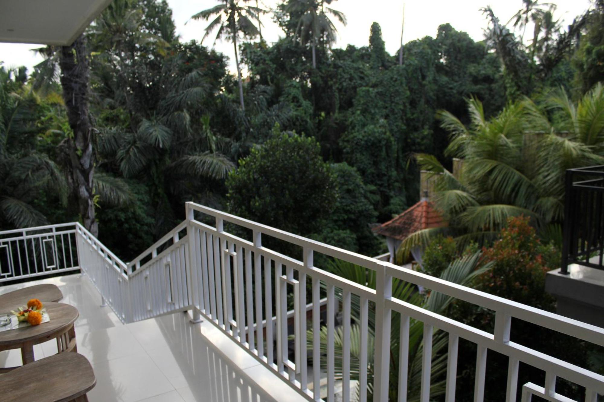 Hanaka Riverside Ubud Extérieur photo